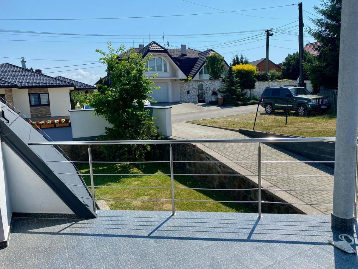 Apartman Triga Snina Dış mekan fotoğraf